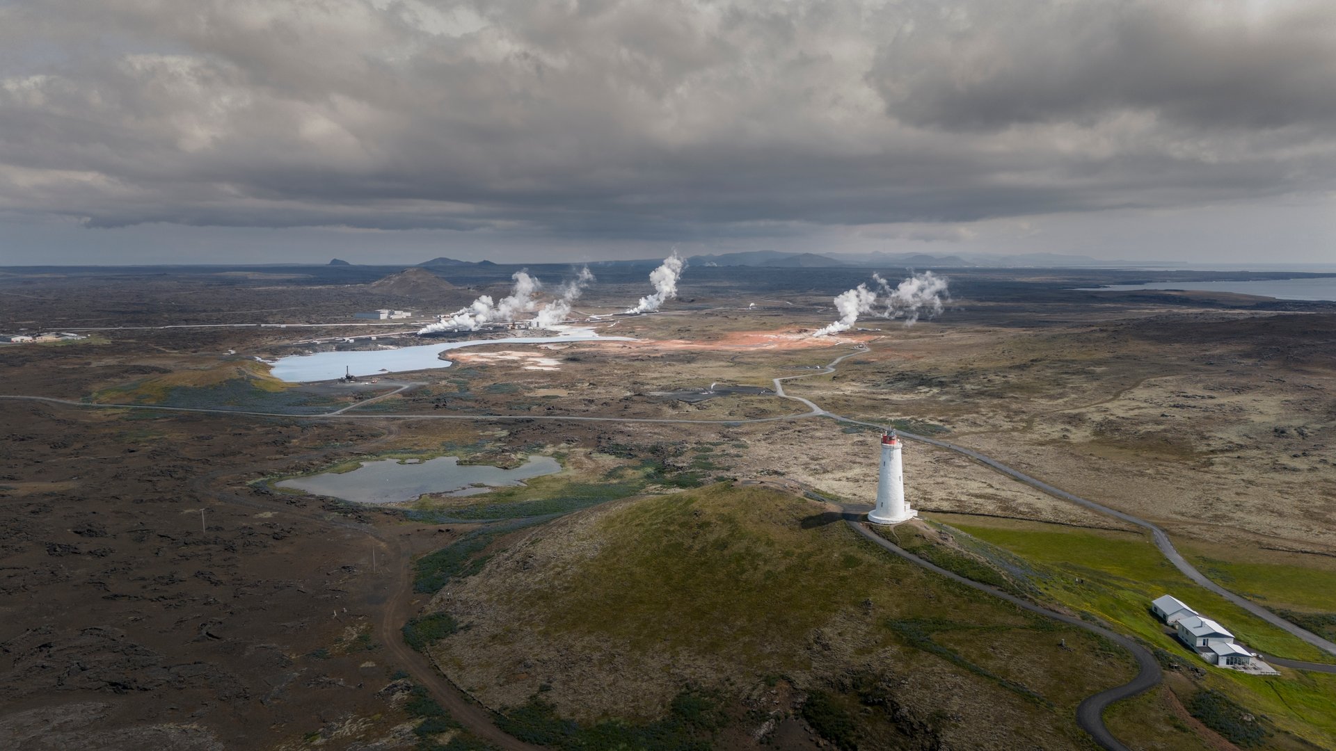 Lighthouses and hot springs on the Reykjanes Peninsula
