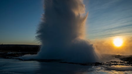 Hot springs on the golden circle - Geysir