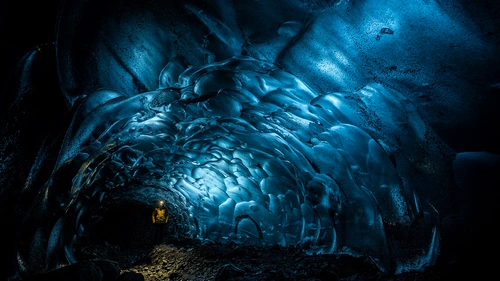Mesmerizing blue ice cave chambers in Vatnajökull glacier near Jökulsárlón
